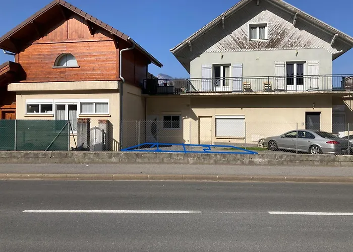 La Pomme De Pin