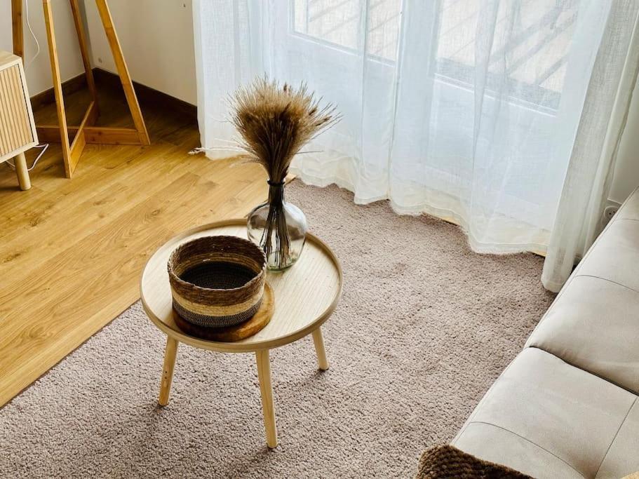 La Pomme De Pin Apartment *
